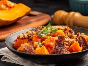Carne Seca com Abóbora  A flavorful dish made with dried beef and pumpkin.